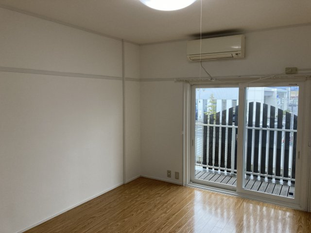 ガーデンコート篭田の洋室