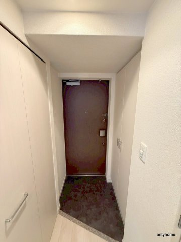 プレサンス北浜ラ・フェスタ　仲介手数料無料の玄関