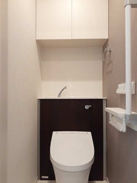 鎌倉市常盤のアパートのトイレ