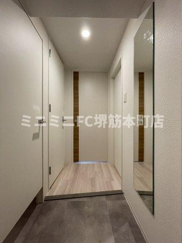 大阪市中央区博労町１丁目の賃貸マンションの玄関