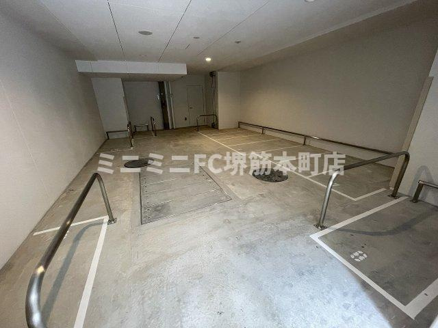 大阪市中央区博労町１丁目の賃貸マンションの駐車場