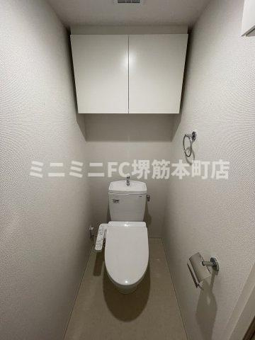 大阪市中央区博労町１丁目の賃貸マンションのトイレ