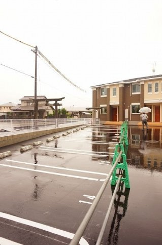 ロイヤルパークⅡの駐車場|駐車場完備です