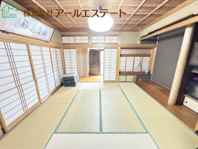 高砂市高砂町藍屋町　　　山陽電鉄「高砂駅」徒歩9分の和室