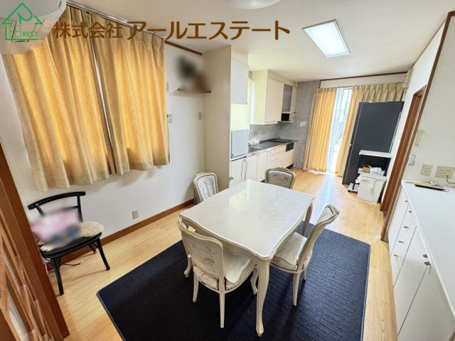 高砂市高砂町藍屋町　　　山陽電鉄「高砂駅」徒歩9分の居間・リビング
