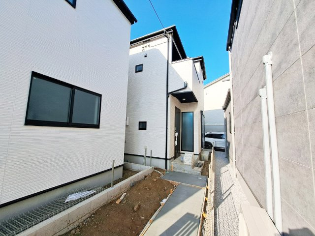 【外観】 | 練馬区石神井台3丁目　新築一戸建住宅　全2棟　(保谷店) | 西武池袋線「大泉学園」駅 徒歩14分の好立地！駅前に商業施設充実でお仕事帰りのお買い物も便利です。
