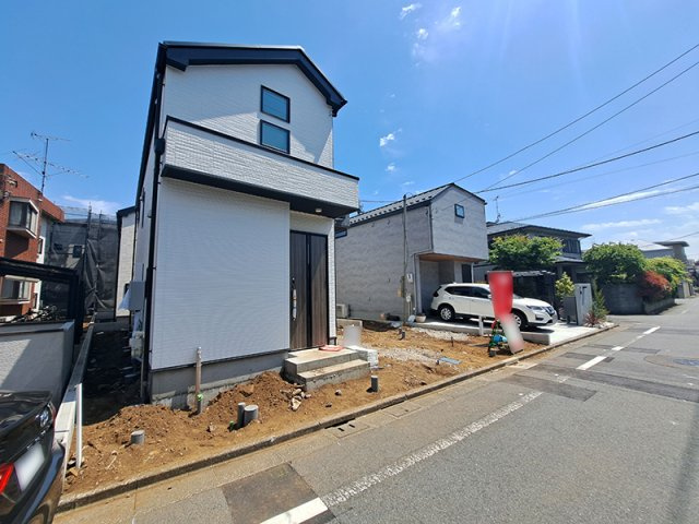 【外観】 | 練馬区石神井台3丁目　新築一戸建住宅　全2棟　(保谷店) | 西武池袋線「大泉学園」駅 徒歩14分の好立地！駅前に商業施設充実でお仕事帰りのお買い物も便利です。