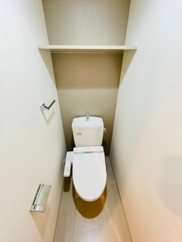 大阪市東淀川区東中島１丁目の賃貸マンションのトイレ