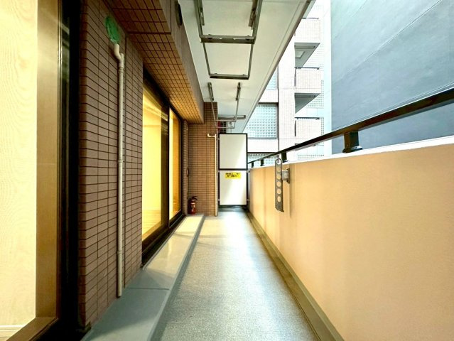 クリオ新横浜壱番館のバルコニー|風通しの良さが魅力で、快適な住環境を支えます。