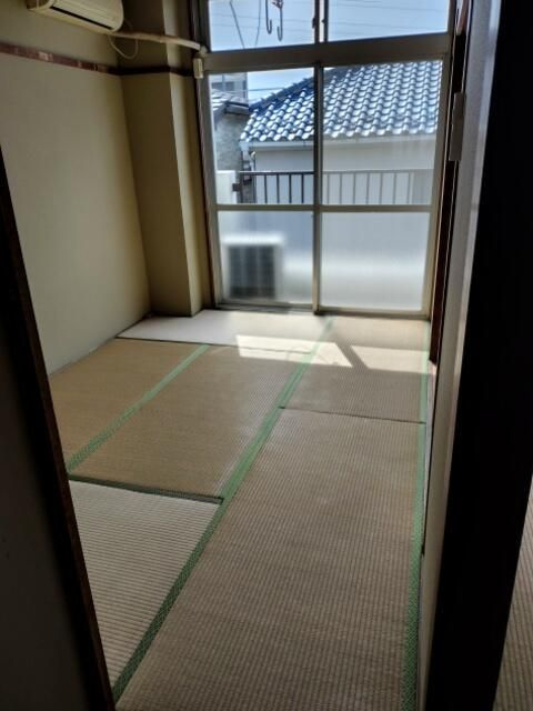 丸山マンションの居間・リビング