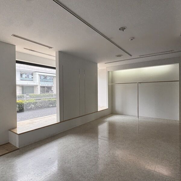 リバーサイドテラス石川橋【　1階路面店　】