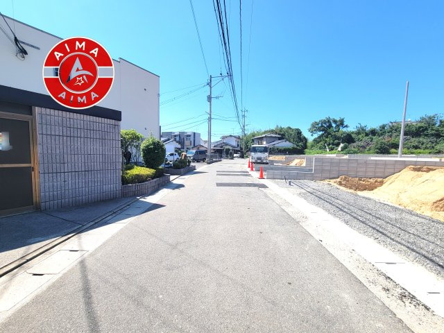 福津市花見の里3丁目第1-9棟（8号棟）の前面道路含む現地写真|前面道路です。