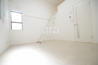 【洋室】 | ライムテラス | 明るいお部屋♪