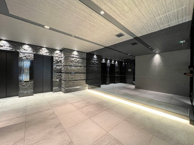 S-RESIDENCE堺筋本町Deuxのロビー