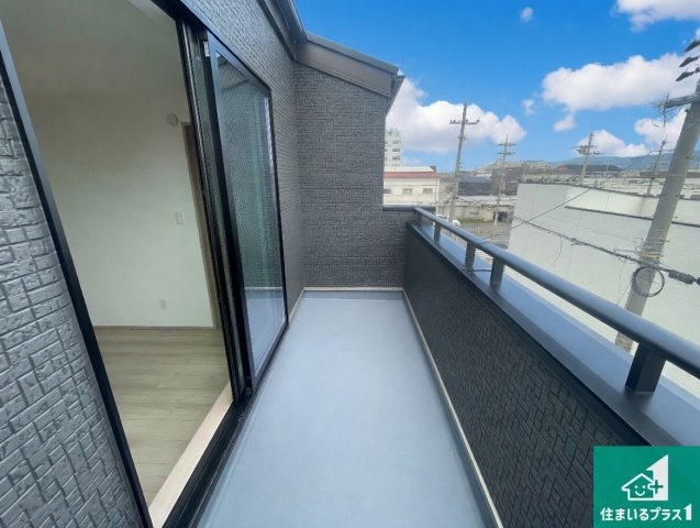 八尾市太田　新築一戸建てのバルコニー|ワイドバルコニーは洗濯物を干すスペースが広いのでご家族が多くても安心！