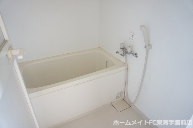 熊本市東区小山２丁目のアパートの浴室