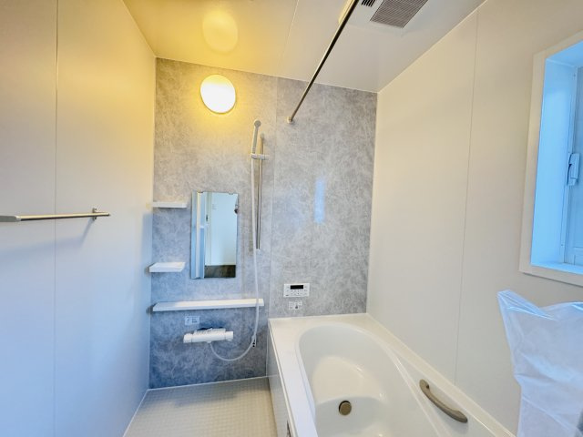 柏市あかね町新築戸建（第2あかね町）の浴室|スライド式シャワーホルダー