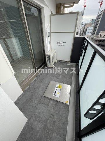 セレニテ本町東リアンのバルコニー