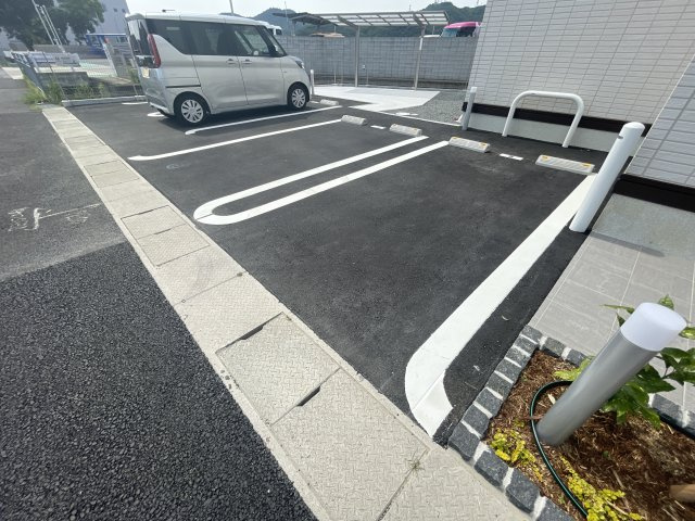 D’ｓ阿保の駐車場