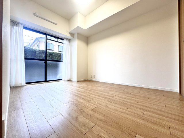 グローリア初穂綾瀬の洋室