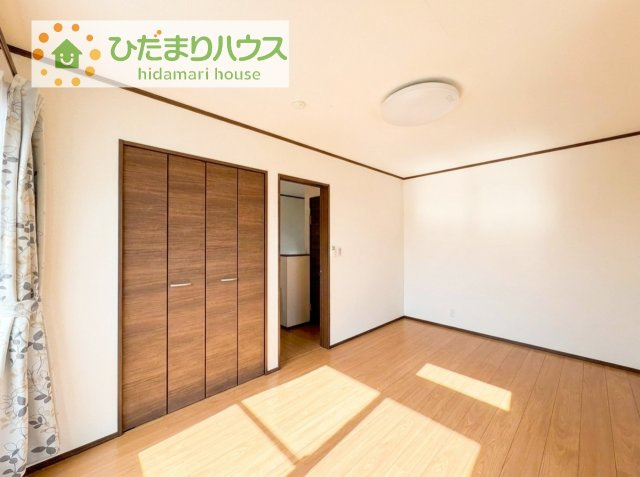 【寝室】 | 筑西市玉戸　中古戸建 | ゆとりのある主寝室！ご家族全員で寝れちゃいます♪