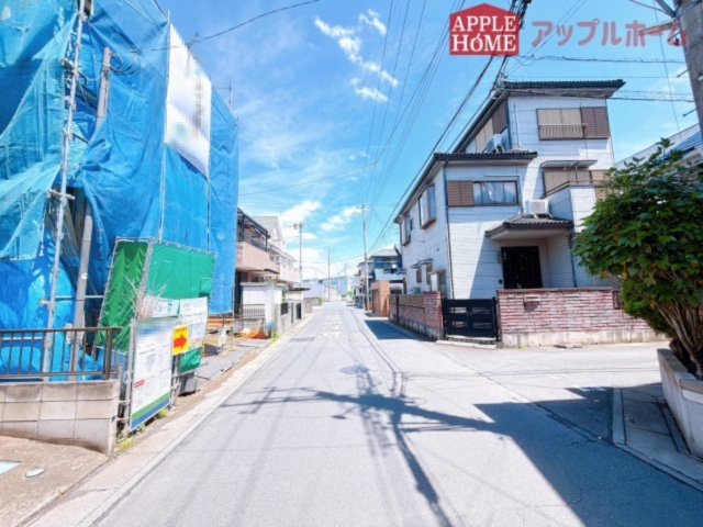 [新築住宅] 坂戸市塚越 全1邸の前面道路含む現地写真