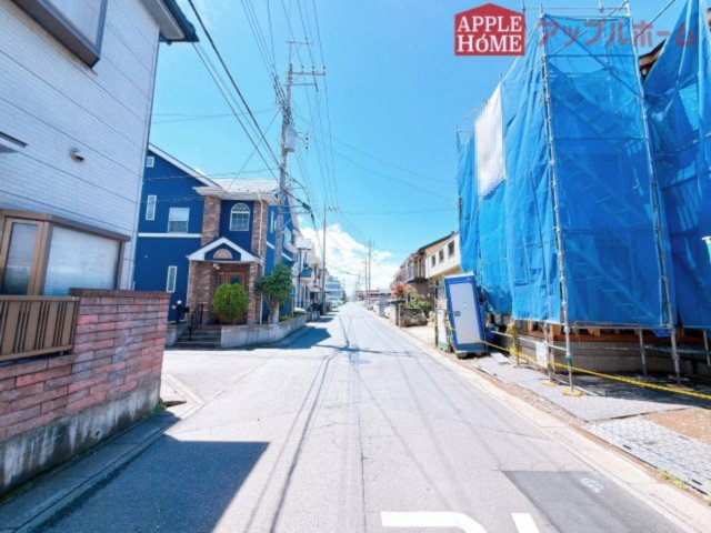[新築住宅] 坂戸市塚越 全1邸の前面道路含む現地写真