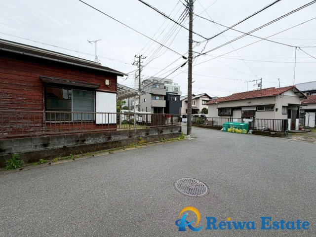 売地　茅ヶ崎市南湖5丁目の前面道路含む現地写真