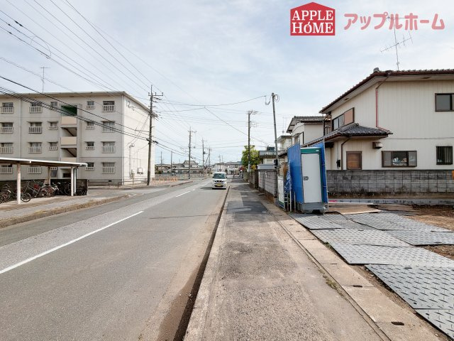 [新築住宅] 熊谷市柿沼 全1邸の前面道路含む現地写真