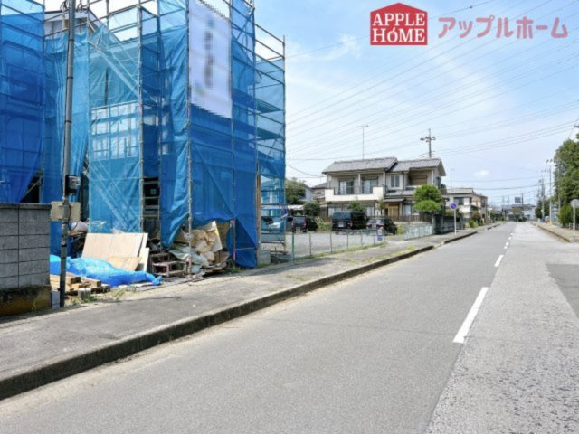 [新築住宅] 熊谷市柿沼 全1邸の前面道路含む現地写真