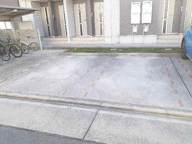 アルカンシエルの駐車場