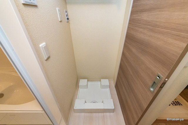 ファルコンベース若宮の洗面所|室内洗濯機置き場