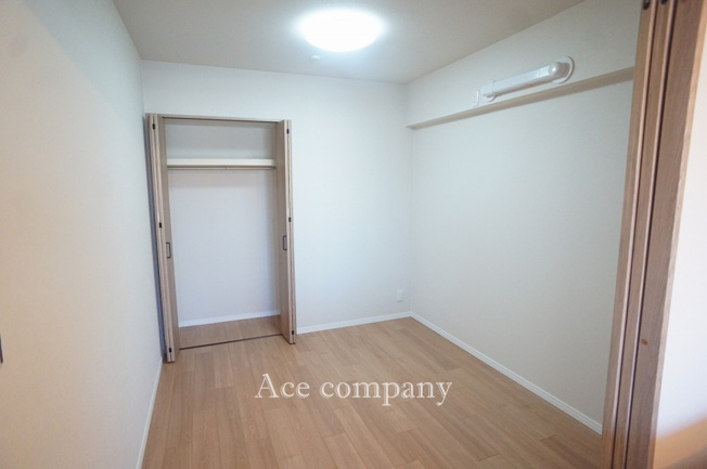 【子供部屋】 | ディアエスタミオ南住吉壱番館 | 【洋室5.1帖】エアコン先行配管済み☆クローゼット完備です♪