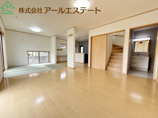 加古川市東神吉町西井ノ口　　JR「宝殿駅」徒歩14分の居間・リビング