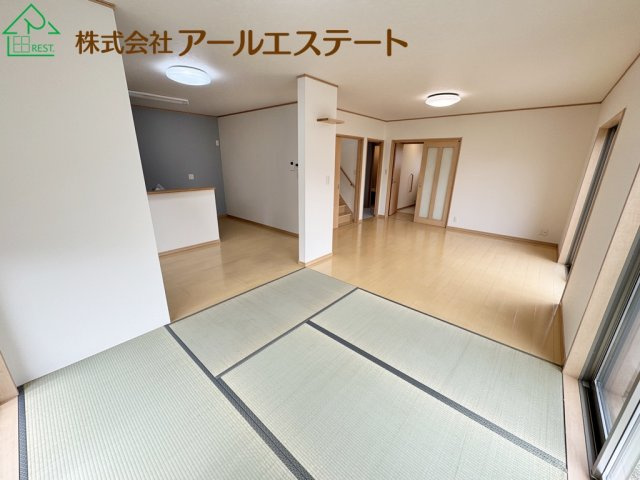 加古川市東神吉町西井ノ口　　JR「宝殿駅」徒歩14分の和室