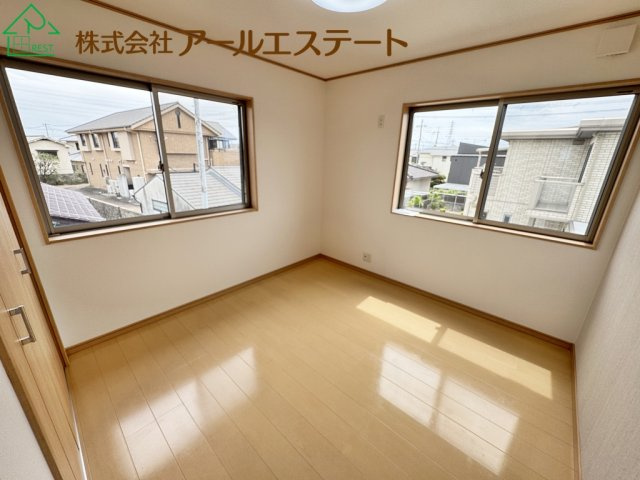 加古川市東神吉町西井ノ口　　JR「宝殿駅」徒歩14分の子供部屋