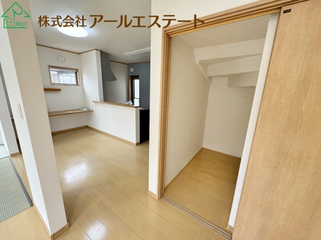 加古川市東神吉町西井ノ口　　JR「宝殿駅」徒歩14分の収納