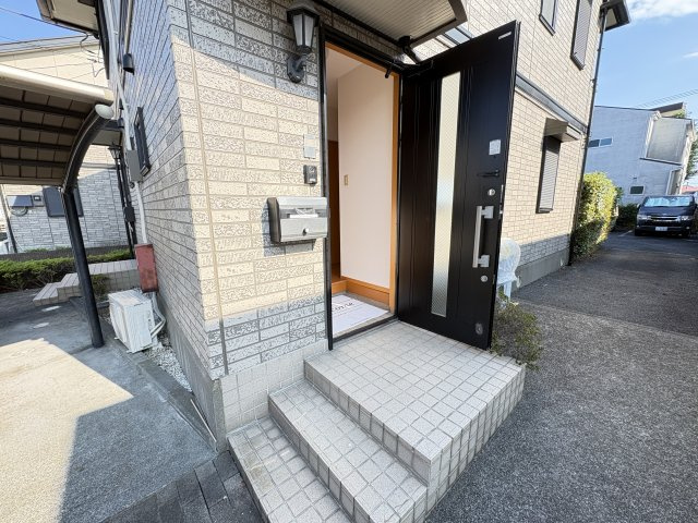 クレールAのエントランス