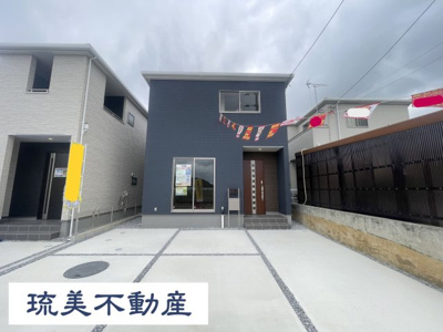 【外観】 | 八重瀬町与座（全6棟）1号棟 | 1号棟　並列駐車3台可♪