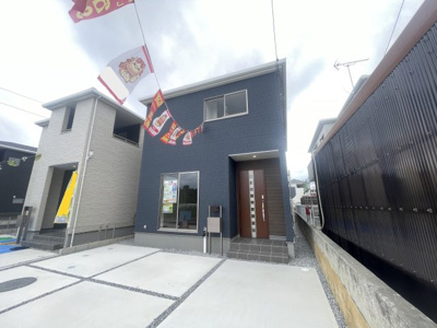 【外観】 | 八重瀬町与座（全6棟）1号棟 | 1号棟　並列駐車3台可♪