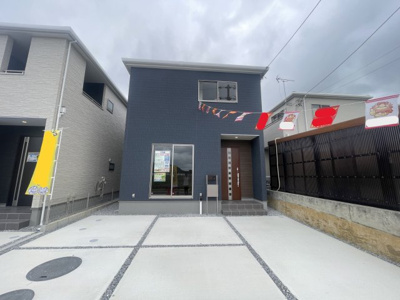 【外観】 | 八重瀬町与座（全6棟）1号棟 | 1号棟　並列駐車3台可♪