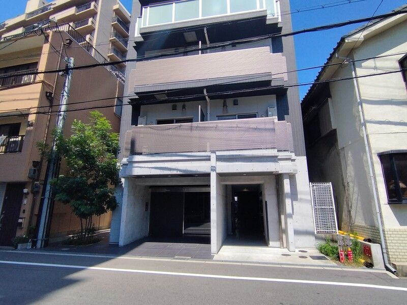 アール大阪グランデのエントランス