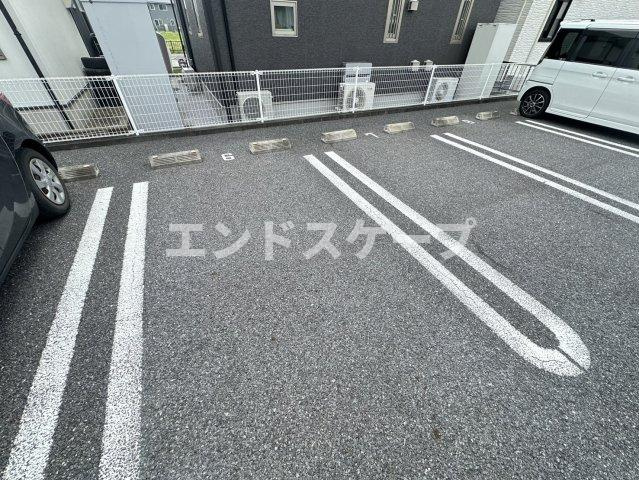 セルフィーユⅡの駐車場|高崎、前橋のお部屋探しはエンドスケープまで！お客様の理想お聞かせ下さい♪