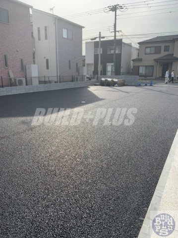 メゾンコンフォールの駐車場