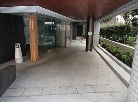 ダイナシティ高円寺のエントランス