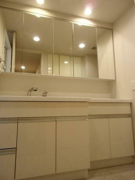 ダイナシティ高円寺の独立洗面台