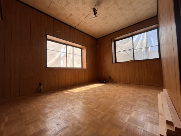 南蔵王5丁目　　中古住宅の洋室