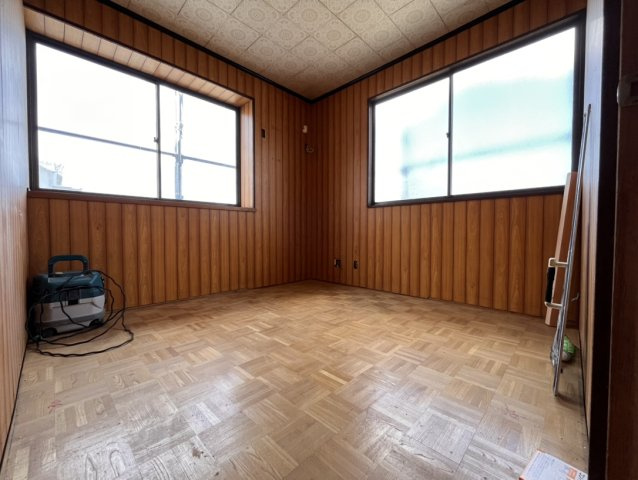 南蔵王5丁目　　中古住宅の洋室