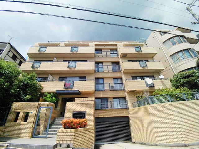 グランフォルム御影山手の外観