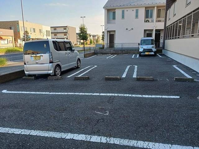 プリムローズ　Ⅱの駐車場